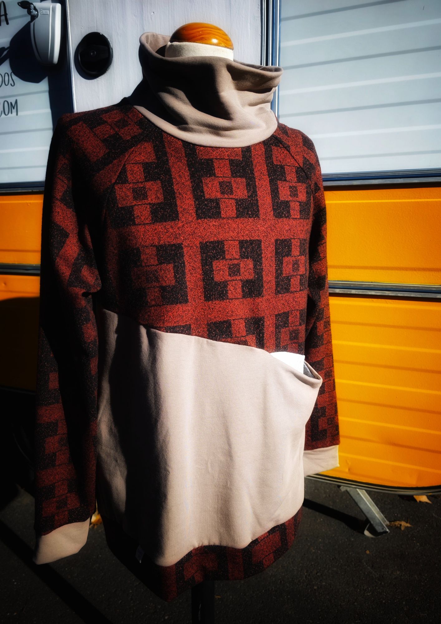 Sudadera Gender greca y beix